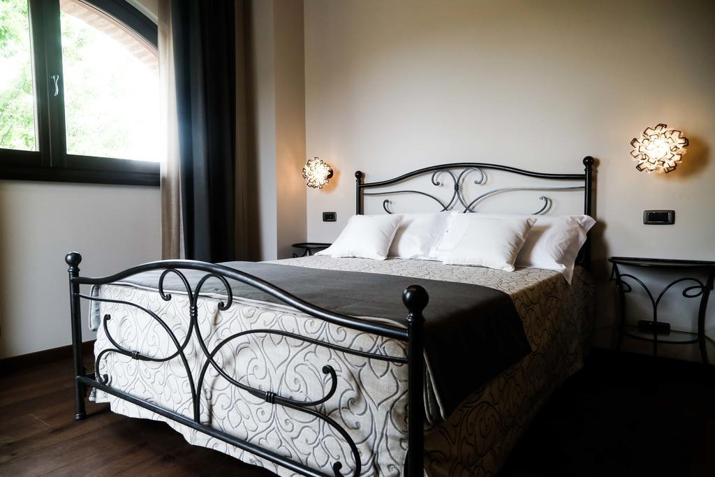 Bed and Breakfast Cascina Cortine Guarene Pokój zdjęcie