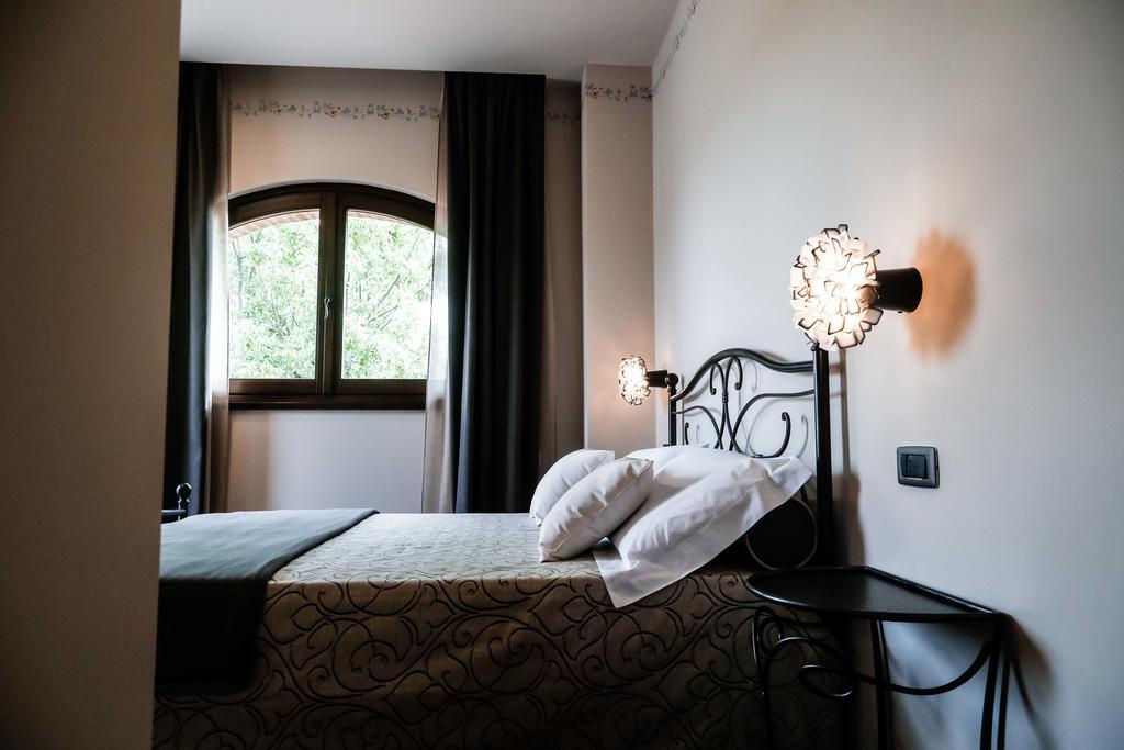 Bed and Breakfast Cascina Cortine Guarene Pokój zdjęcie